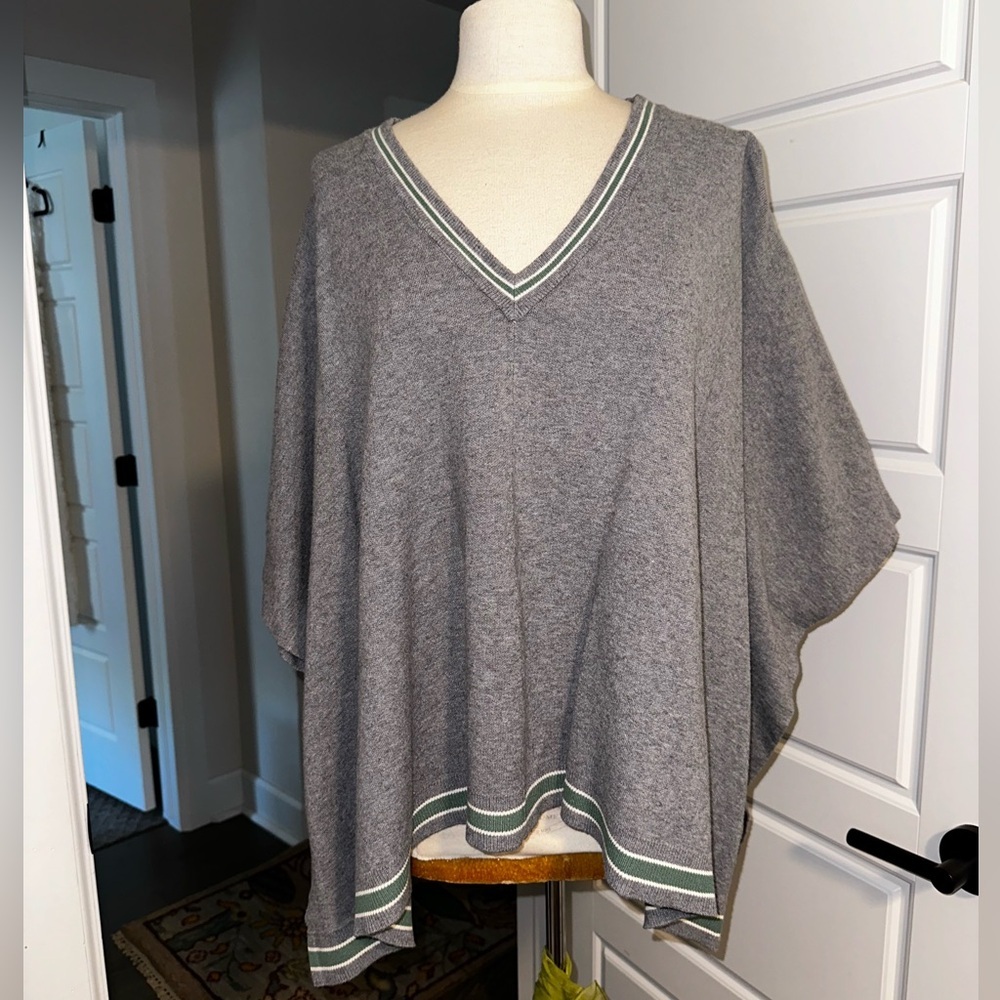 House of Harlow 1960 Poncho Sweater